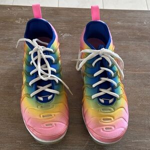Nike Air VaporMax Plus in cotton candy rainbow. Size 9.5